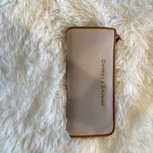 Dooney & Bourke City Zip Clutch